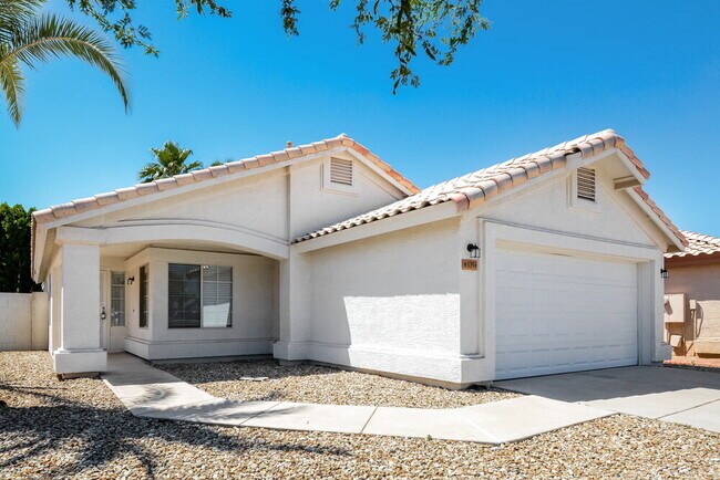 Foto del edificio - 8335 W Columbine Dr