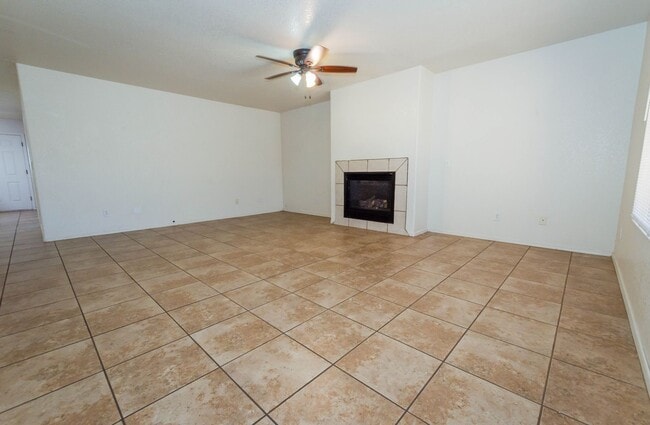 Building Photo - 1083 Desert Oak Pl