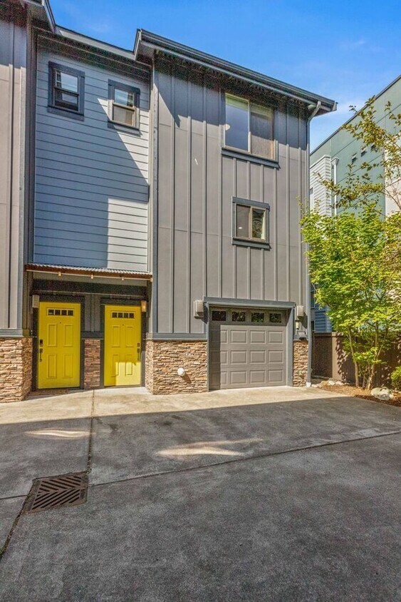 Primary Photo - Pristine Modern Townhome in West Seattle!
