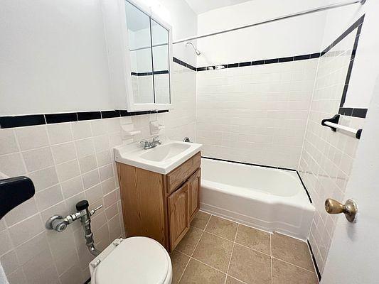 Building Photo - 1 bedroom in BRONX NY 10458