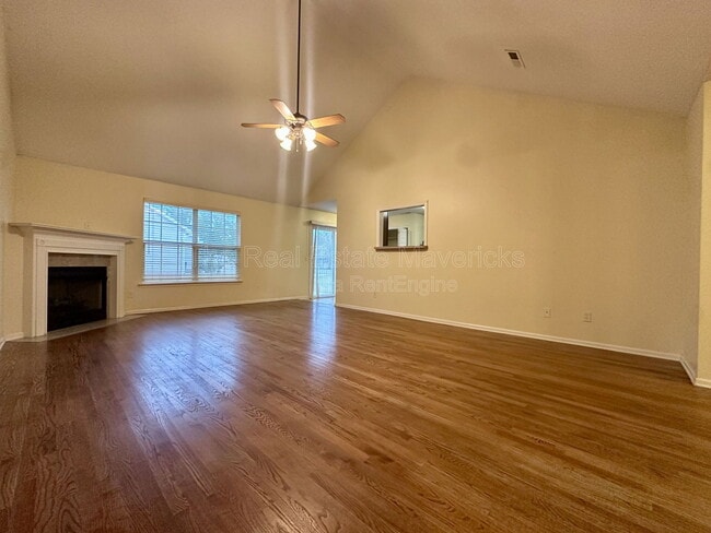 Photo - 1720 Hawk Run Ln House