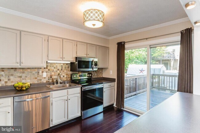 Building Photo - 37 Pike Hall Pl