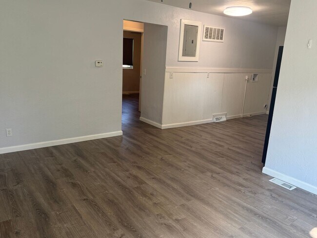 Building Photo - 54th Street Duplex