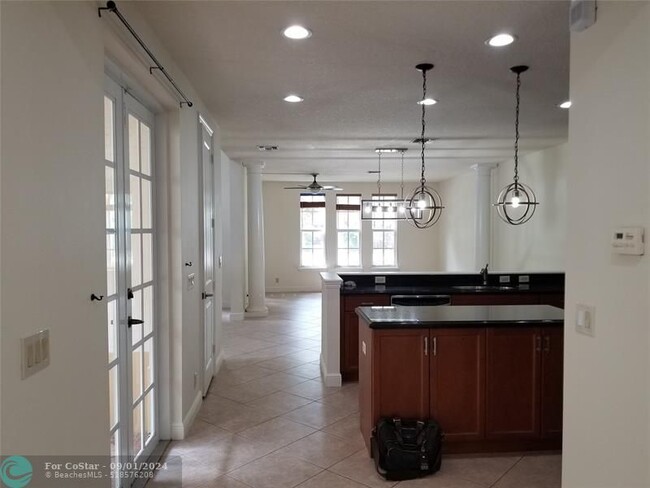 Building Photo - 785 Estuary Way