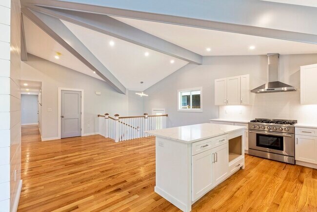 Building Photo - 243 Hardy Pond Rd