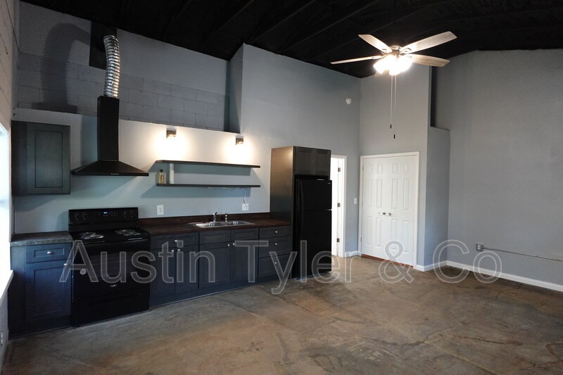 Foto del edificio - 2807B Bertram St