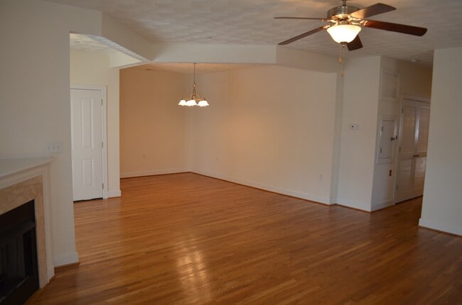 Foto del edificio - 915 Colley Ave