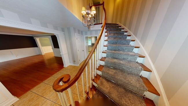 Building Photo - 2 Story, Canfield Home for Rent! South Ran...