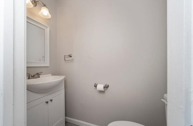 Building Photo - 418 Lake Havasu Dr