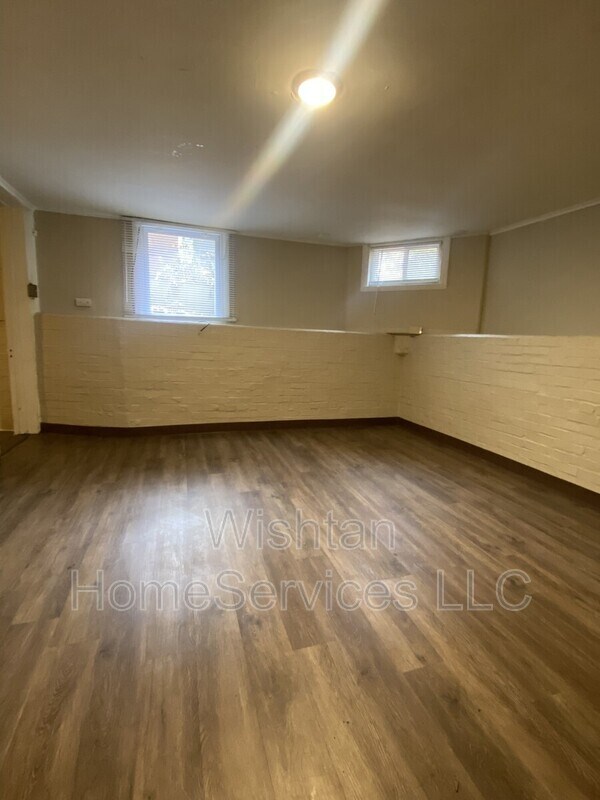 Foto del edificio - 236 W Washington St