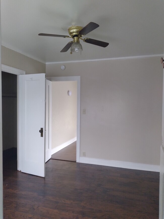 Bedroom - 410 E Chevy Chase Dr