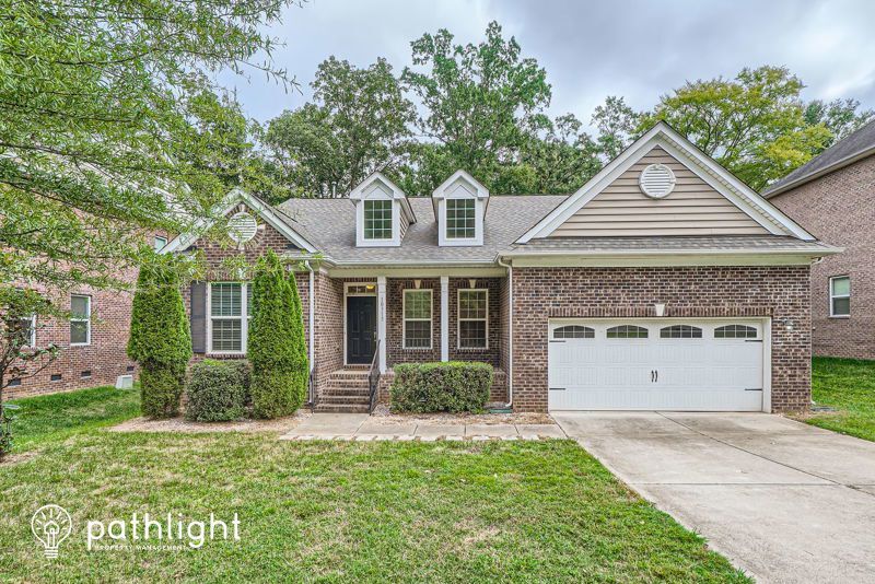 Foto principal - 10313 Woodview Cir
