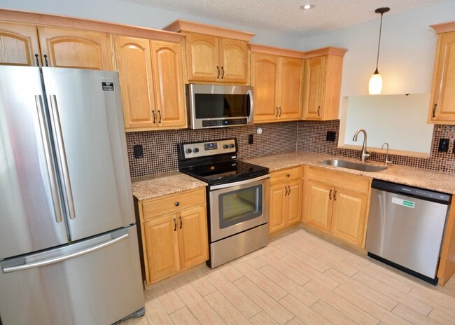 Building Photo - 15451  Pembridge Drive 225 Delray Beach Fl...