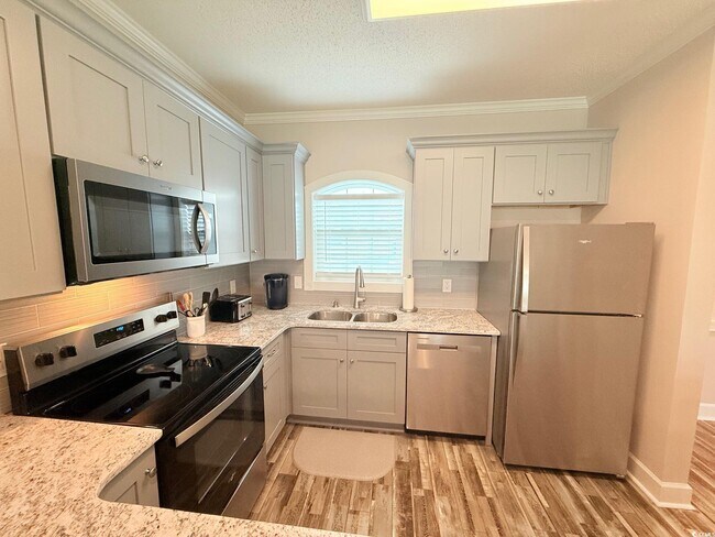 Foto del edificio - 4860 Carnation Cir