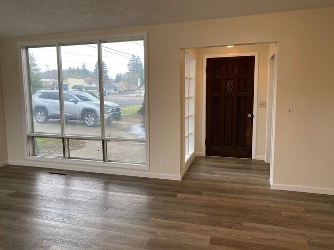 Foto del edificio - ~3 Bedroom Hucrest Home~