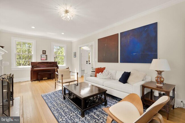 Foto del edificio - 3915 Livingston St NW