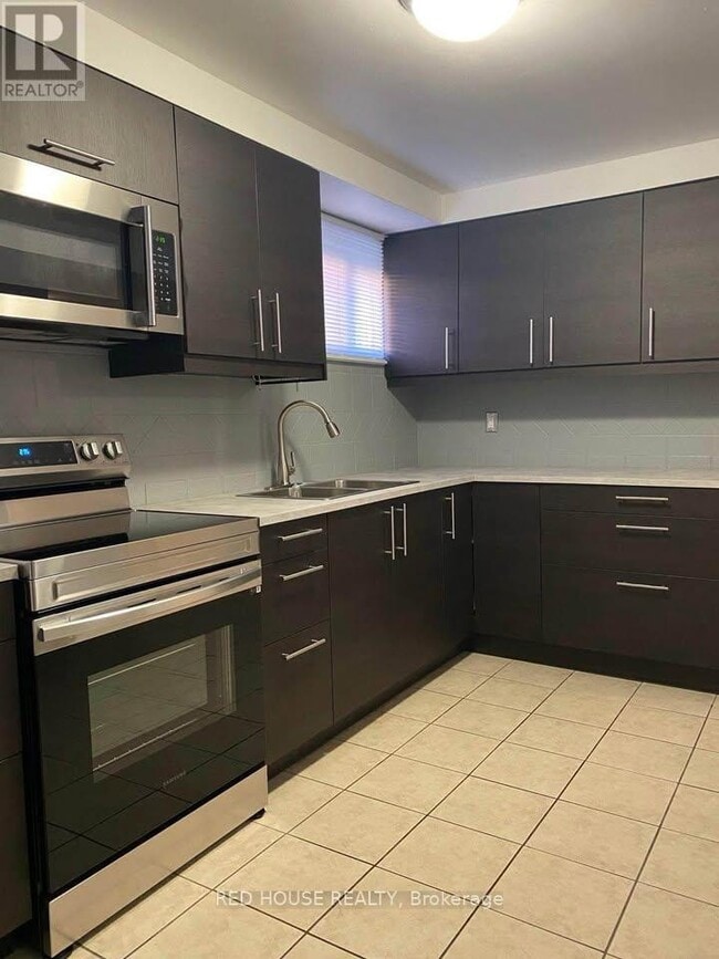 Photo du bâtiment - 518 Meadows Blvd