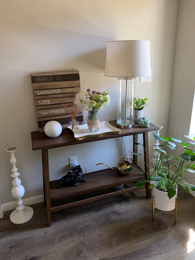 Foyer - 16967 NW Tristan St