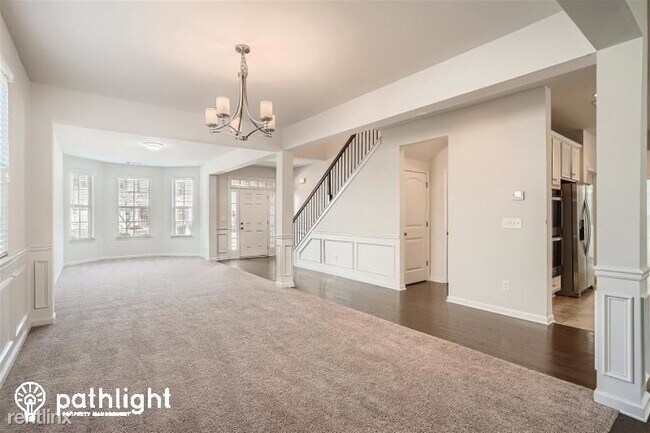 Building Photo - 5 br, 4 bath House - 355 Hillgrove Drive UNIT