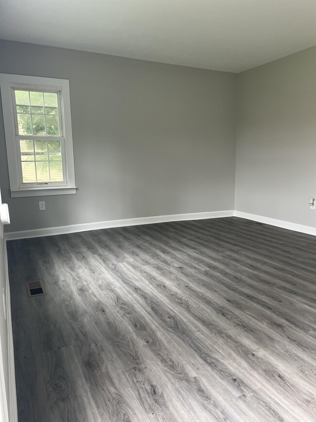 Building Photo - 30432 Maple St