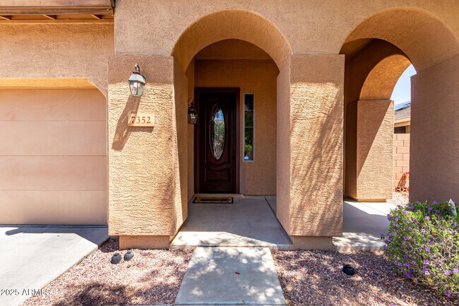 Building Photo - 7352 W Valencia Dr
