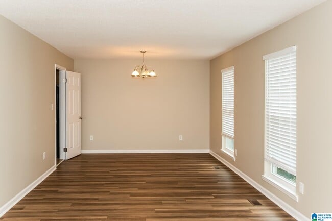 Building Photo - 720 Twin Ridge Dr