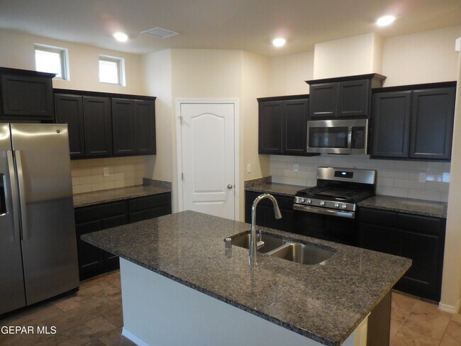 Foto del edificio - 7316 Glacier Dr