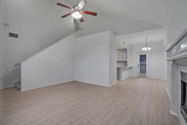 Foto del edificio - TOTALY REMODELED 4-2 In Mansfield ISD!