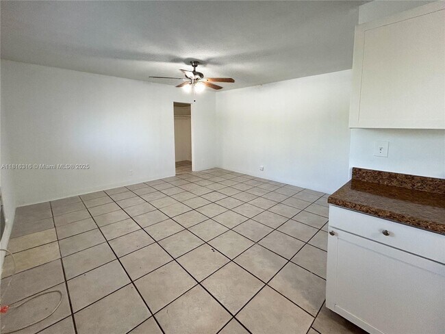 Foto del edificio - 3049 NW 9th Ave