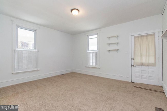 Building Photo - 6 br, 2 bath House - 125 New St