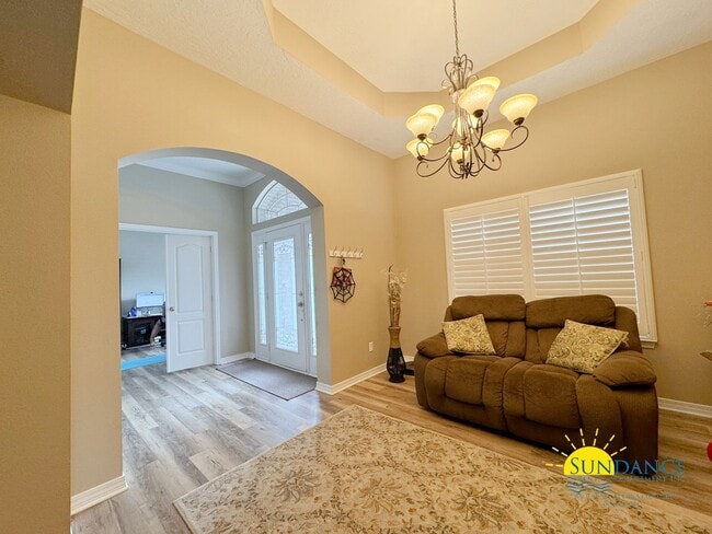 Foto del edificio - Welcome Home to Luxury and Convenience in ...