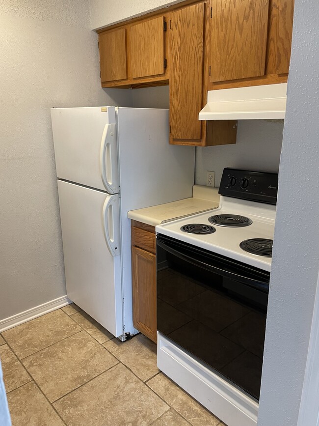 4218 Hessmer Ave Unit 214, Metairie, LA 70002 Condo for Rent in