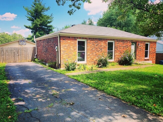 Charming Brick Ranch with Modern Updates in Bluegrass Fields - Charming Brick Ranch with Modern Updates in Bluegrass Fields House