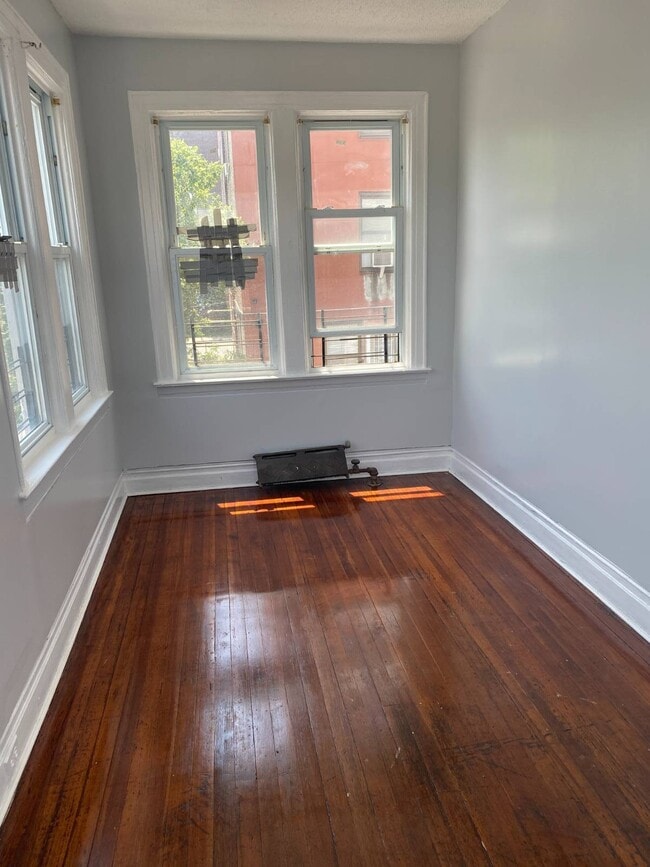 Foto del edificio - 1170 E 43rd St