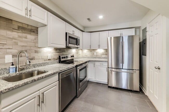 Foto del edificio - Peaceful 2BD/2BA - Two Level Condo in the Heart of Dupont Circle!