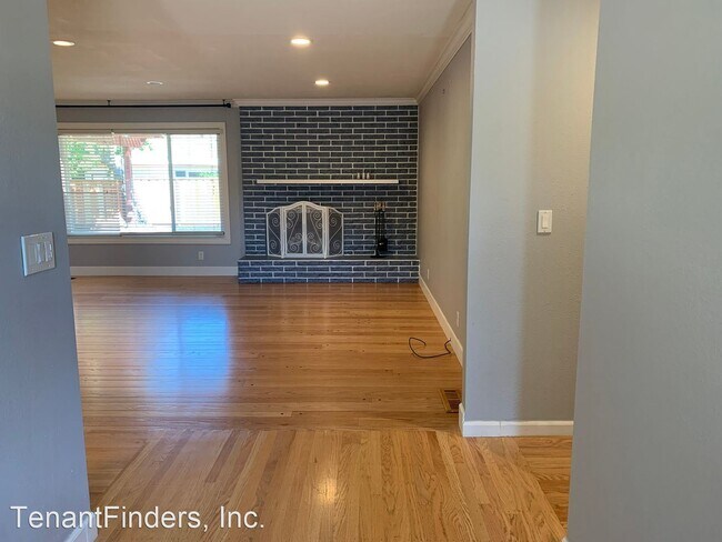 Building Photo - 4 br, 2 bath House - 214 Via Mantilla