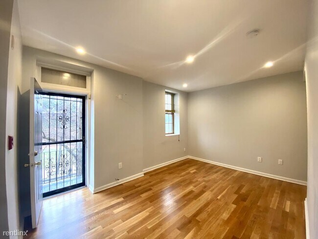 Building Photo - 402 Wood St