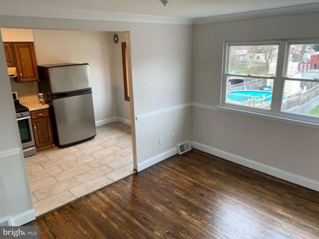 Foto del edificio - 12425 Dunks Ferry Rd