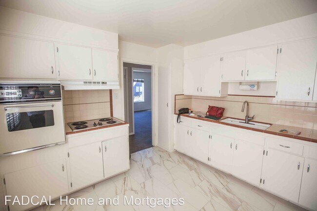 Building Photo - 849 Noe St