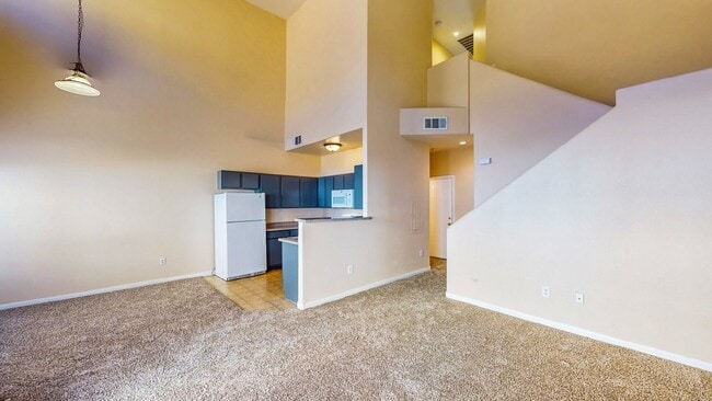 Foto del edificio - 2 BDR / 2.5 BATH SPACIOUS HOME