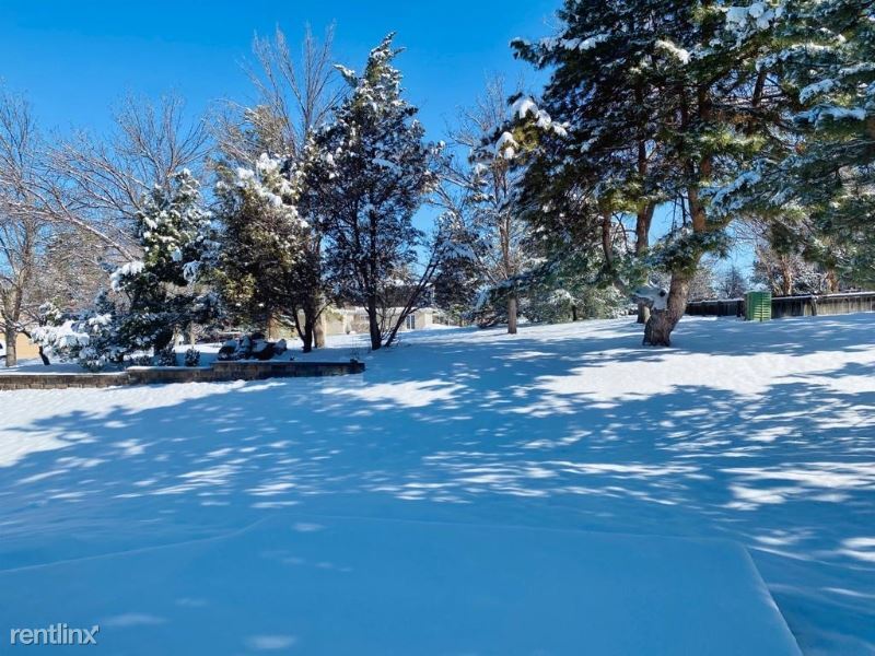 Foto del edificio - 4 br, 3 bath House - 9261 E Berry Avenue
