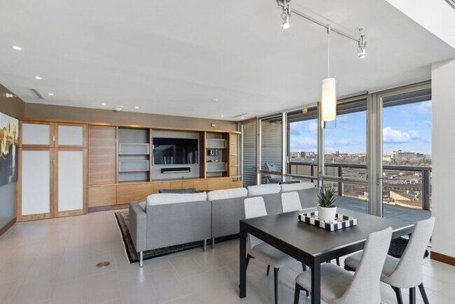 Building Photo - $4,725 | 1 Bedroom, 2 Bathroom Luxury Cond...