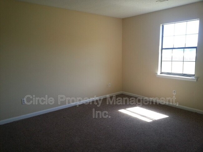 Foto del edificio - 125 Claybill Dr