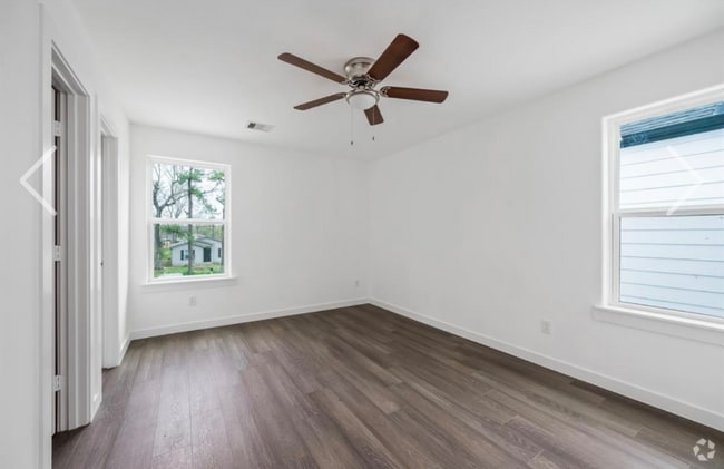 Building Photo - 7813 Laura Koppe Rd