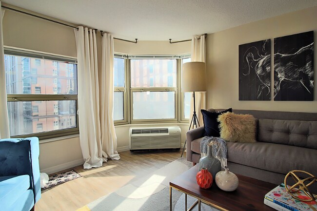 Photo - 9 W Chestnut St Apartment