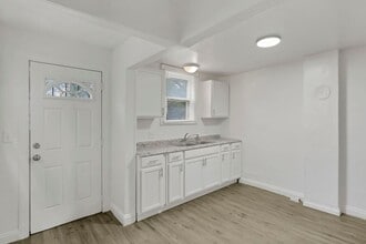 Building Photo - 657-659-659 S Burgess Ave