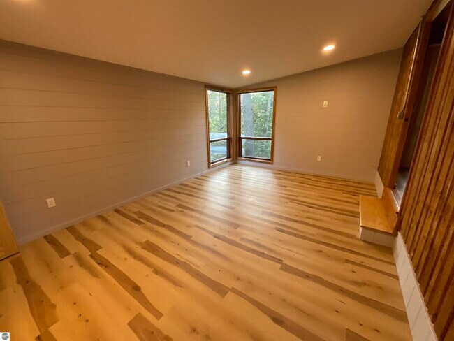 Foto del edificio - 6051 N Manistee River Rd