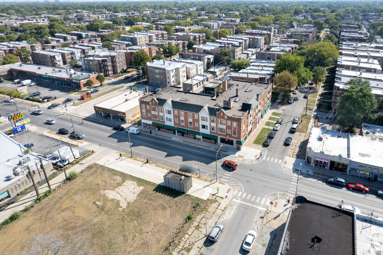 Foto aérea - 7903 S Rhodes Ave