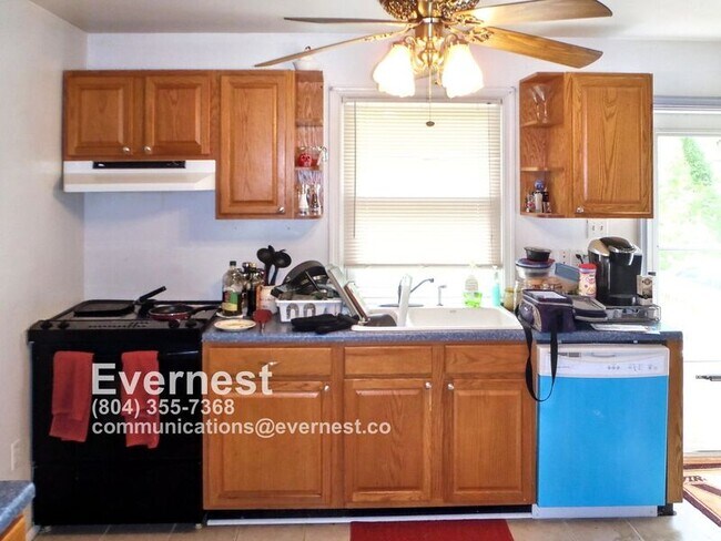 Foto del edificio - 2413 Hobart Rd