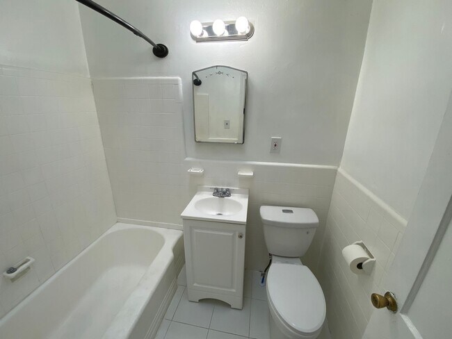 Foto del edificio - 6343 Carnation St